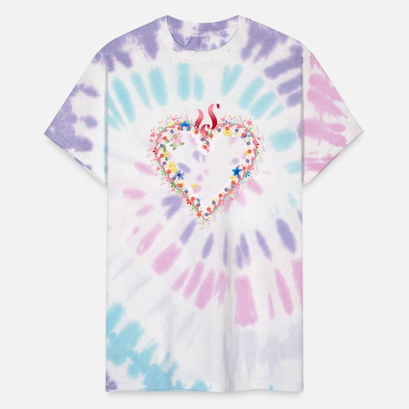 Gingerbread heart shape with icing and bow